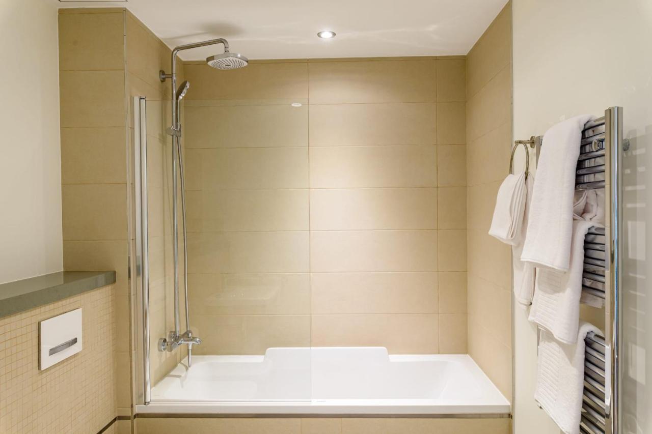 Luxury Modern Apartment With Exceptional Views! Hosted By Sweetstay Gibraltar Extérieur photo